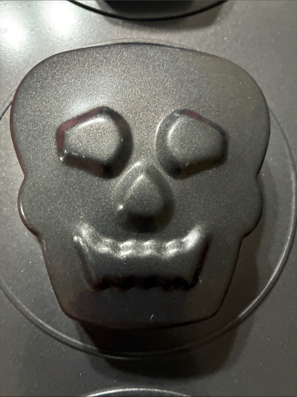 Wilton  SKULL  NOVELTY BAKING PAN/MOLDS - Picture 3 of 8